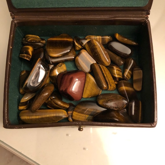 Lot of loose Tiger Eye stones. - Picture 2 of 2